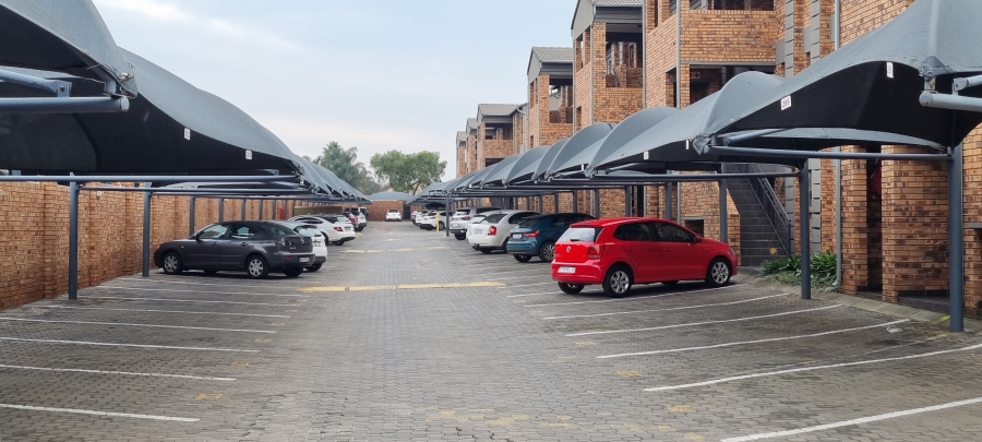 To Let 2 Bedroom Property for Rent in Ravenswood Gauteng