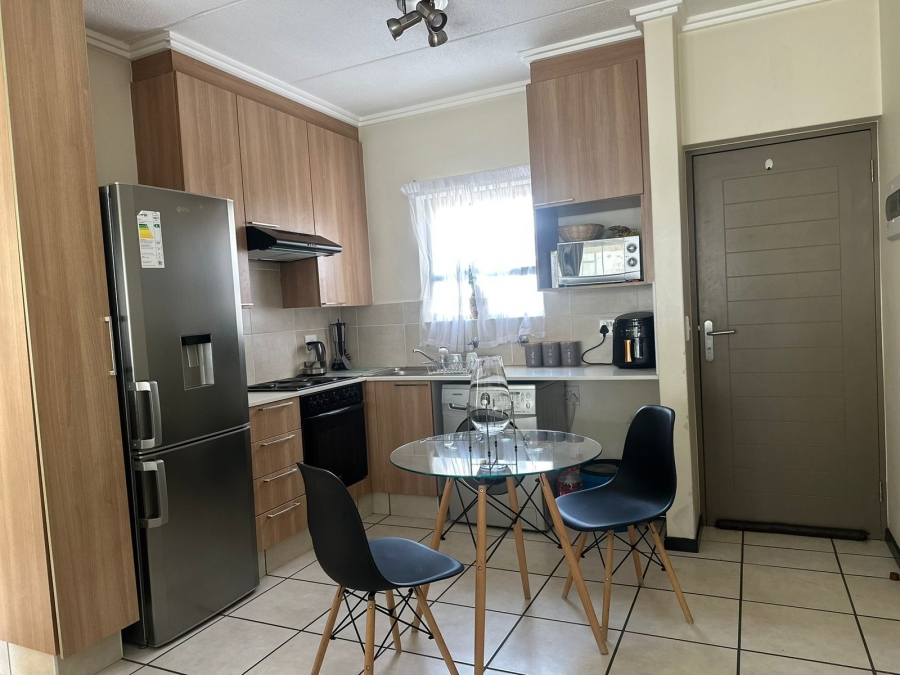 To Let 1 Bedroom Property for Rent in Bryanston Gauteng