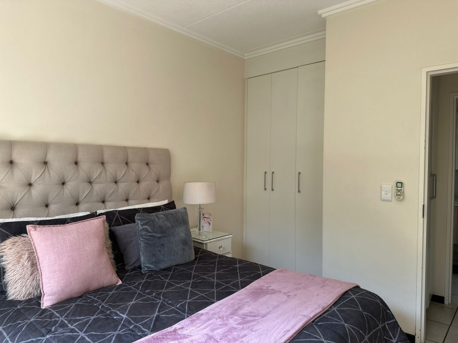 To Let 1 Bedroom Property for Rent in Bryanston Gauteng