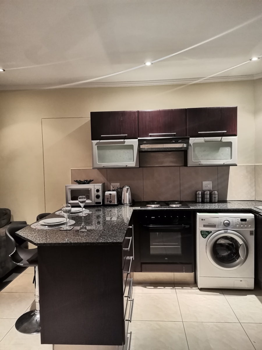 1 Bedroom Property for Sale in Sandhurst Gauteng