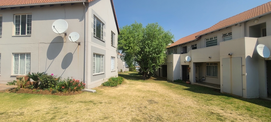 2 Bedroom Property for Sale in Clarens Park Gauteng