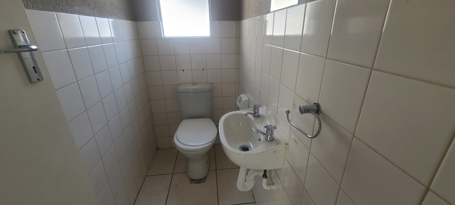 2 Bedroom Property for Sale in Clarens Park Gauteng
