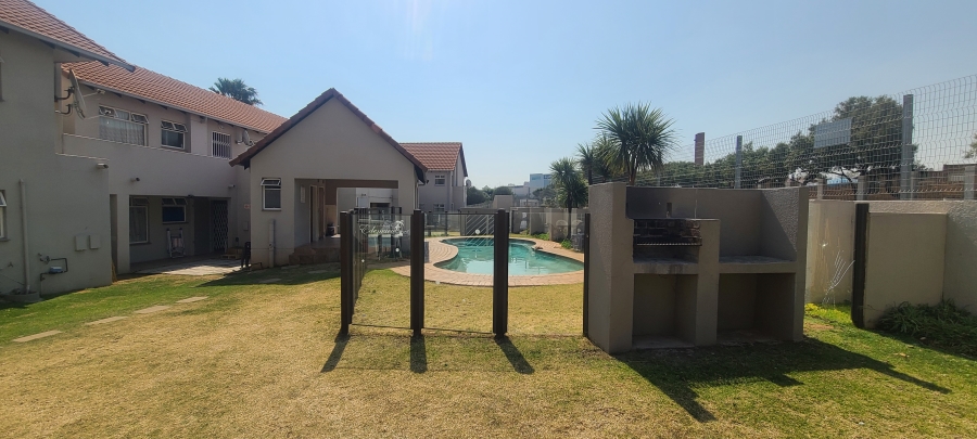 2 Bedroom Property for Sale in Clarens Park Gauteng