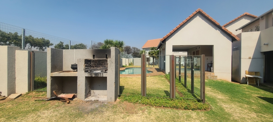 2 Bedroom Property for Sale in Clarens Park Gauteng