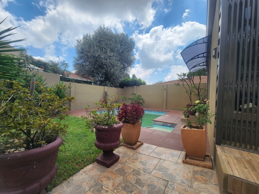 3 Bedroom Property for Sale in Douglasdale Gauteng
