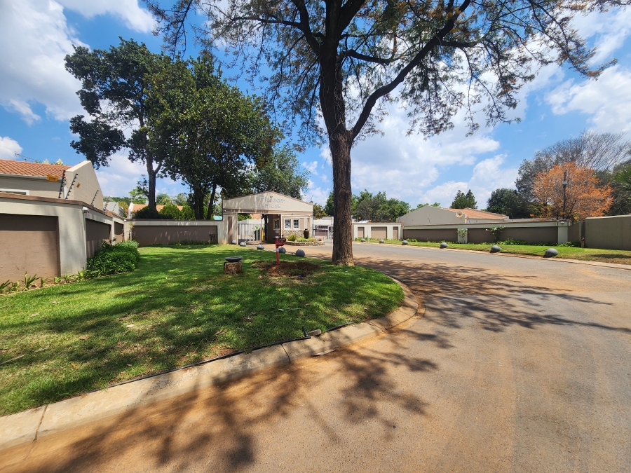 3 Bedroom Property for Sale in Douglasdale Gauteng