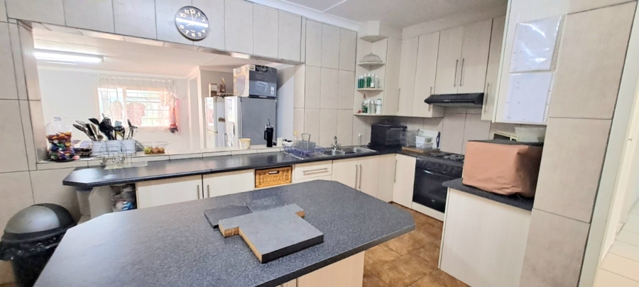 4 Bedroom Property for Sale in Three Rivers Gauteng