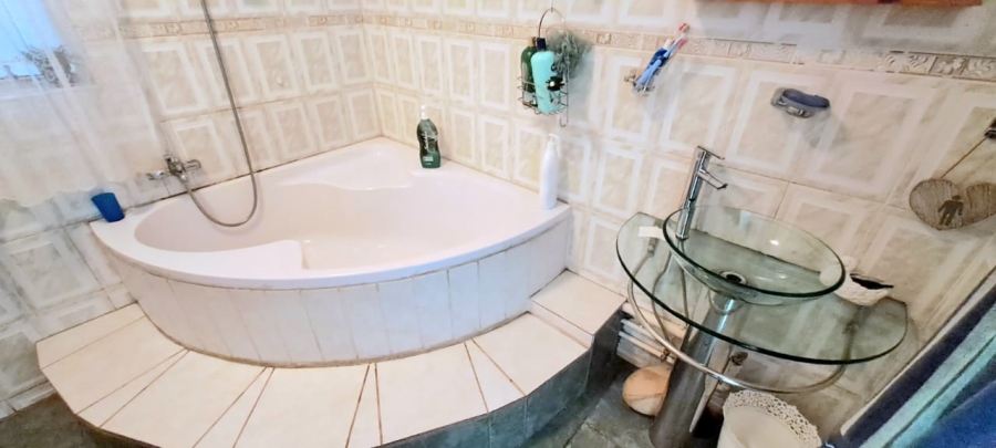 4 Bedroom Property for Sale in Three Rivers Gauteng