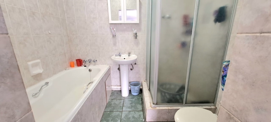 4 Bedroom Property for Sale in Three Rivers Gauteng