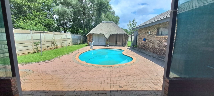 4 Bedroom Property for Sale in Three Rivers Gauteng