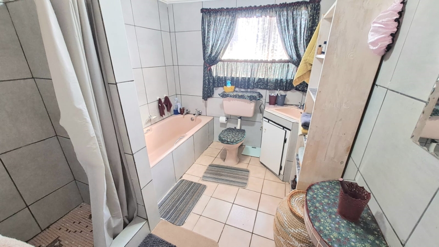 4 Bedroom Property for Sale in Three Rivers Gauteng