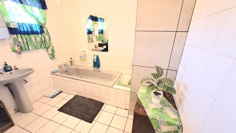 4 Bedroom Property for Sale in Three Rivers Gauteng