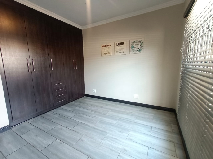 2 Bedroom Property for Sale in Three Rivers Gauteng