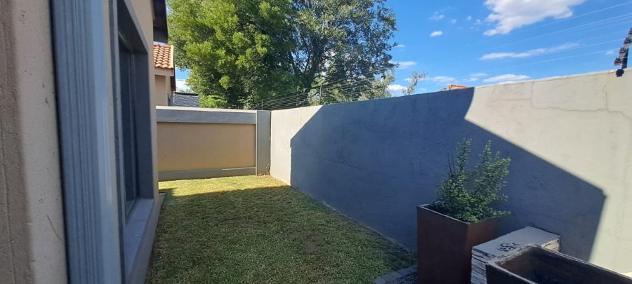 2 Bedroom Property for Sale in Three Rivers Gauteng
