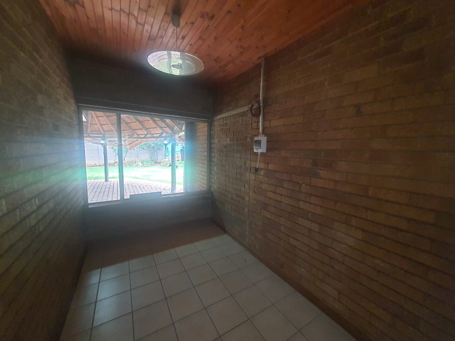 4 Bedroom Property for Sale in Vanderbijlpark Sw 2 Gauteng