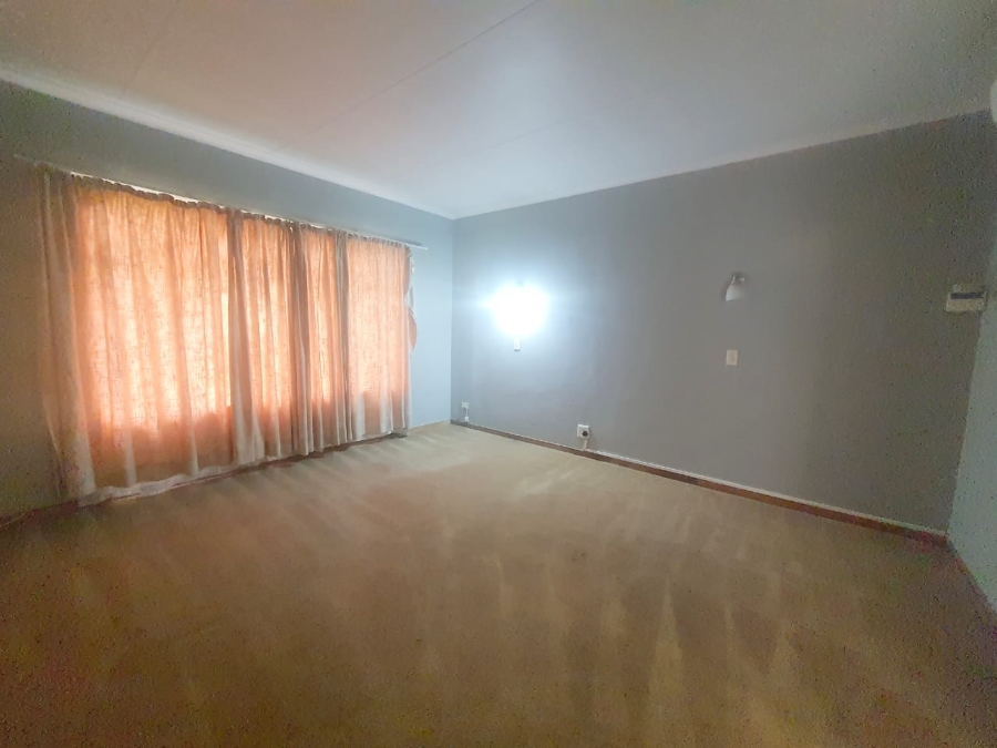 4 Bedroom Property for Sale in Vanderbijlpark Sw 2 Gauteng