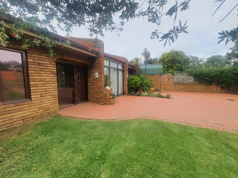 4 Bedroom Property for Sale in Vanderbijlpark Sw 2 Gauteng