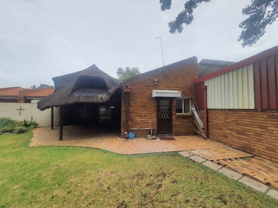 4 Bedroom Property for Sale in Vanderbijlpark Sw 2 Gauteng