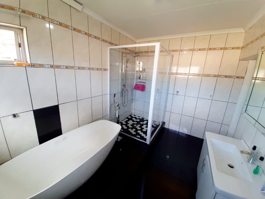 4 Bedroom Property for Sale in Vanderbijlpark Sw 2 Gauteng