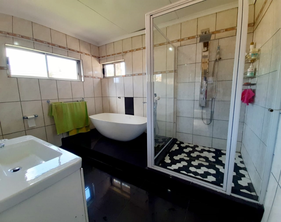 4 Bedroom Property for Sale in Vanderbijlpark Sw 2 Gauteng