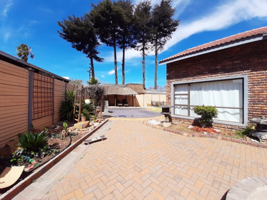 4 Bedroom Property for Sale in Vanderbijlpark Sw 2 Gauteng