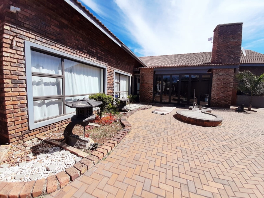 4 Bedroom Property for Sale in Vanderbijlpark Sw 2 Gauteng