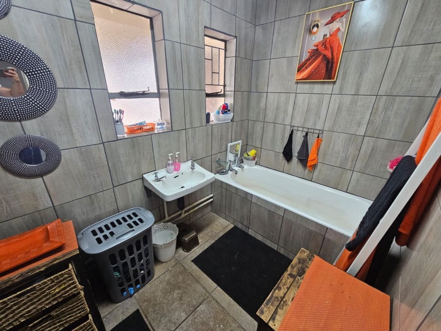 4 Bedroom Property for Sale in Vanderbijlpark SW 1 Gauteng