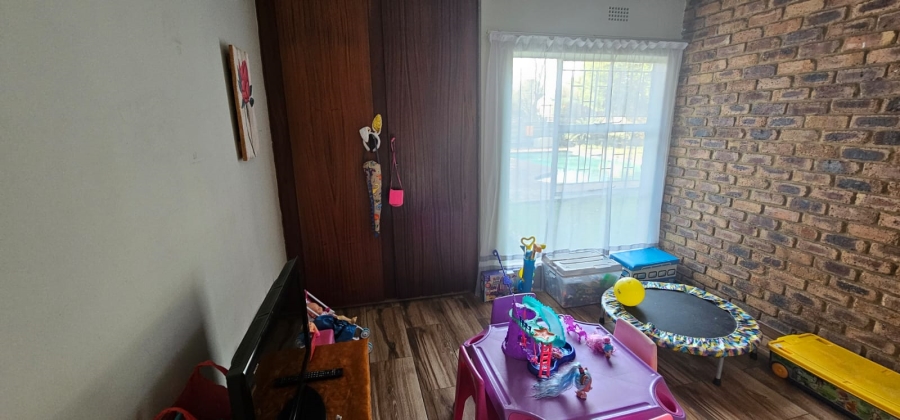 4 Bedroom Property for Sale in Vanderbijlpark Sw 2 Gauteng