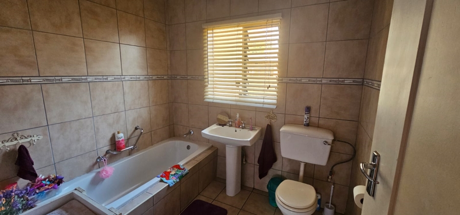 4 Bedroom Property for Sale in Vanderbijlpark Sw 2 Gauteng