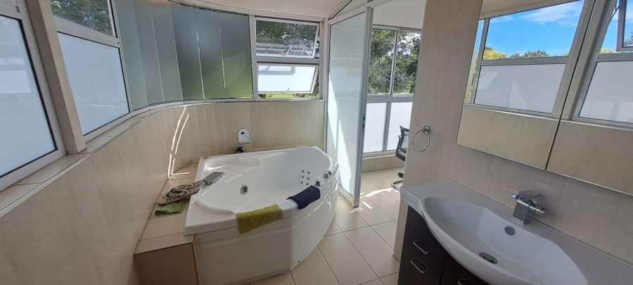 4 Bedroom Property for Sale in Three Rivers Gauteng