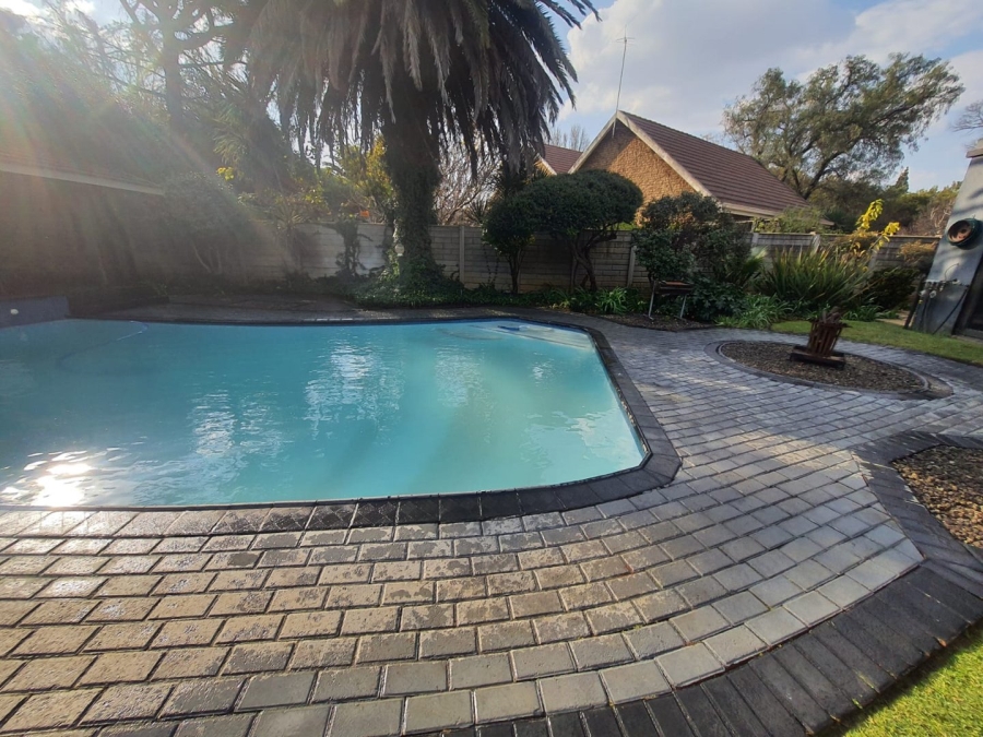 5 Bedroom Property for Sale in Vanderbijlpark Sw 2 Gauteng
