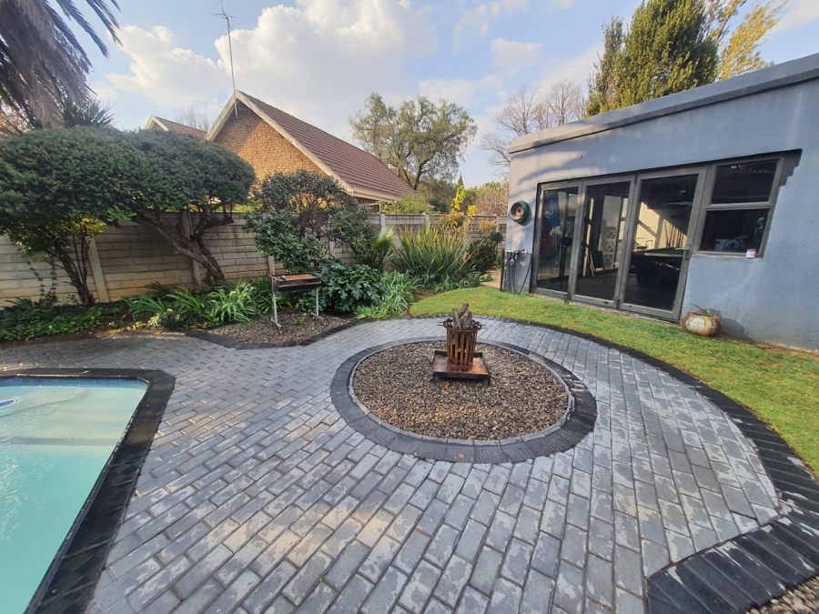 5 Bedroom Property for Sale in Vanderbijlpark Sw 2 Gauteng