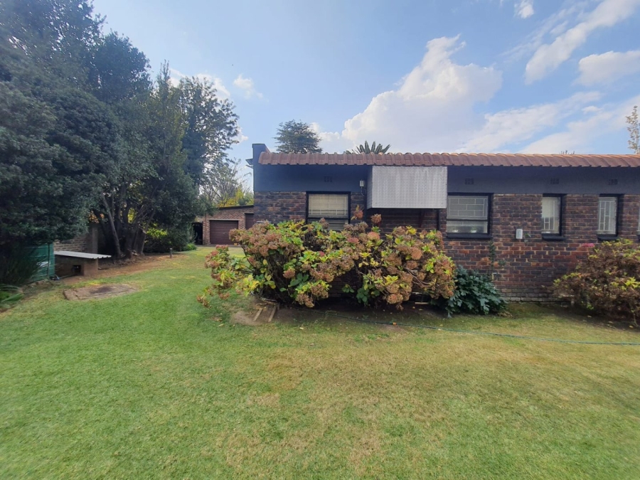 5 Bedroom Property for Sale in Vanderbijlpark Sw 2 Gauteng