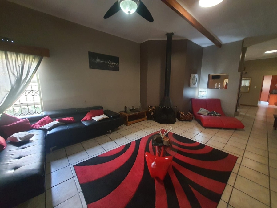 5 Bedroom Property for Sale in Vanderbijlpark Sw 2 Gauteng