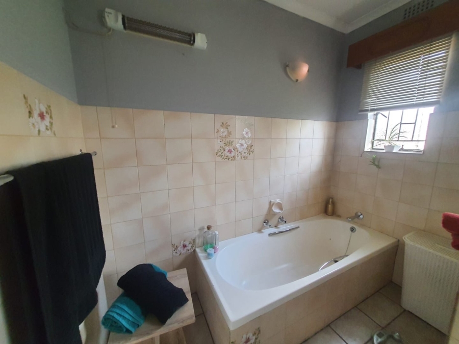 5 Bedroom Property for Sale in Vanderbijlpark Sw 2 Gauteng