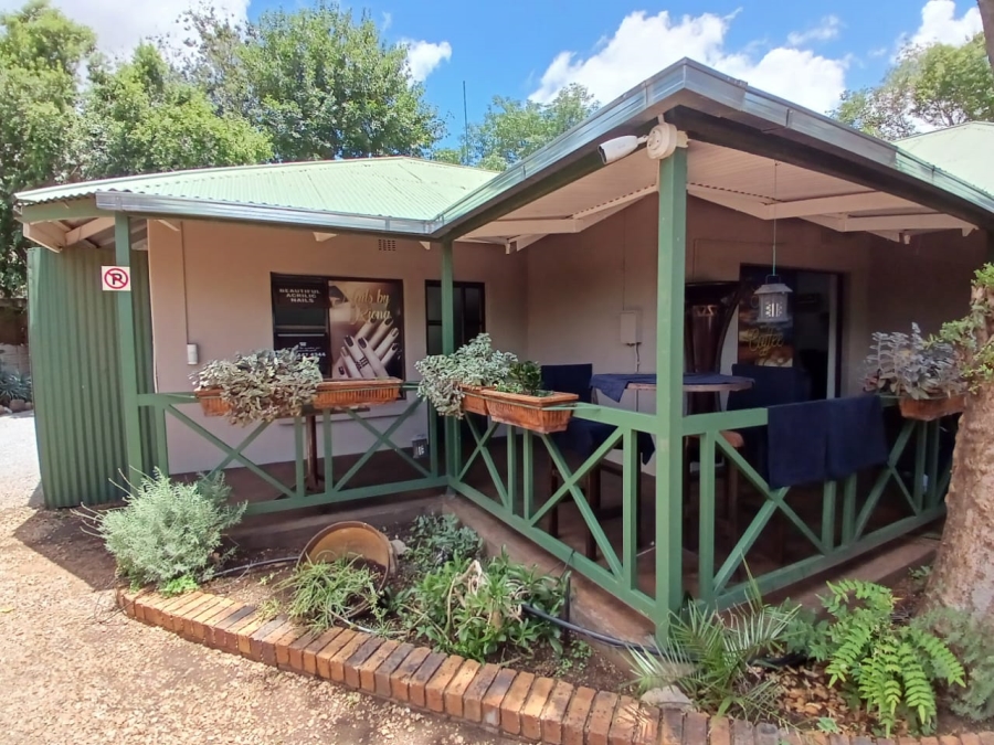 10 Bedroom Property for Sale in Three Rivers Gauteng