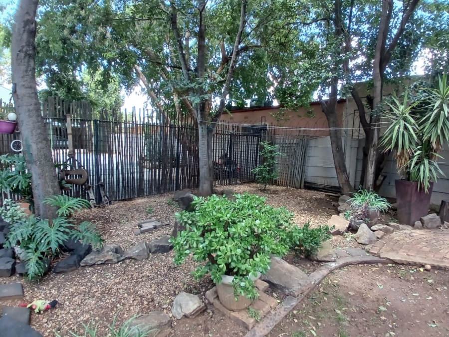 10 Bedroom Property for Sale in Three Rivers Gauteng