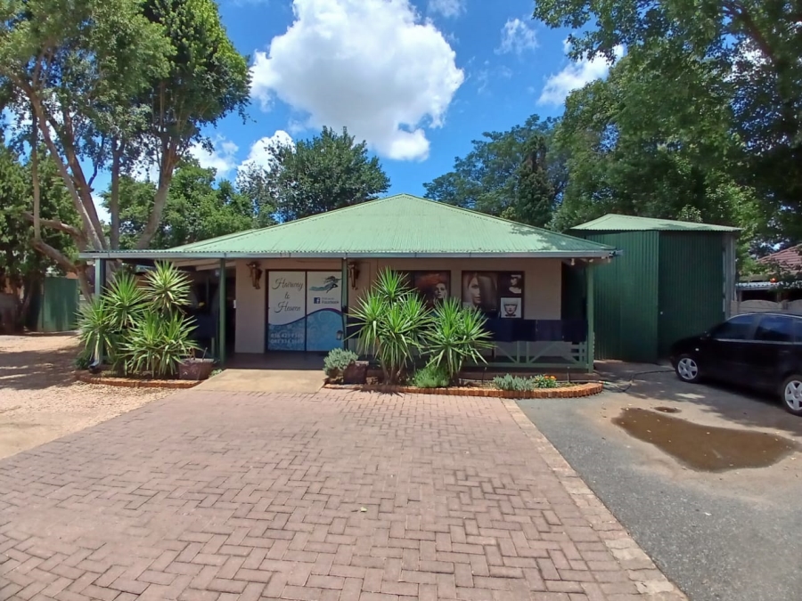 10 Bedroom Property for Sale in Three Rivers Gauteng