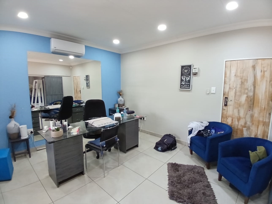10 Bedroom Property for Sale in Three Rivers Gauteng