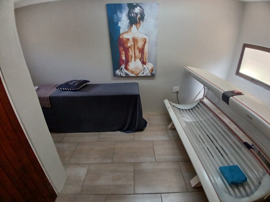 10 Bedroom Property for Sale in Three Rivers Gauteng