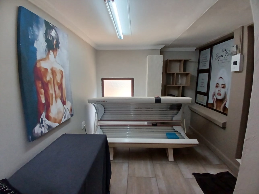 10 Bedroom Property for Sale in Three Rivers Gauteng