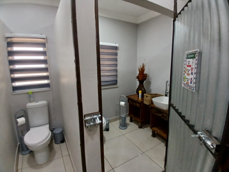 10 Bedroom Property for Sale in Three Rivers Gauteng