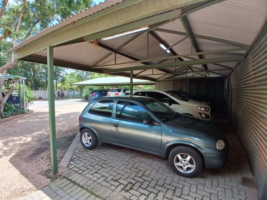 10 Bedroom Property for Sale in Three Rivers Gauteng