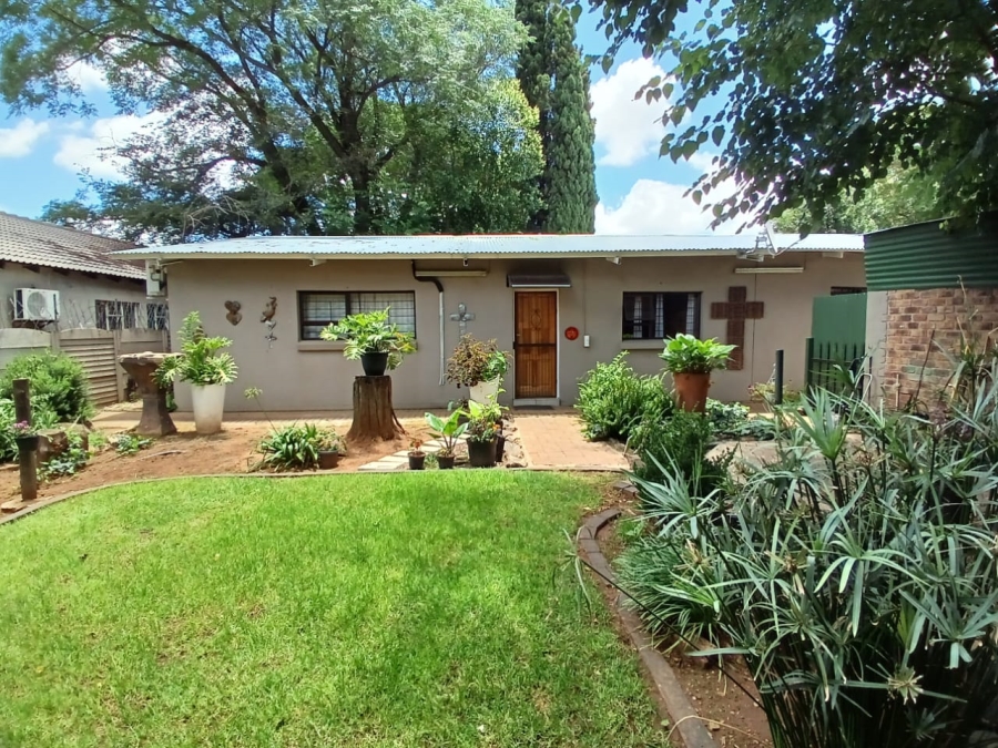 10 Bedroom Property for Sale in Three Rivers Gauteng