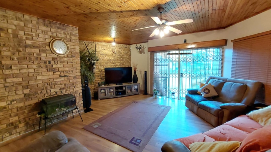 4 Bedroom Property for Sale in Vanderbijlpark Sw 2 Gauteng
