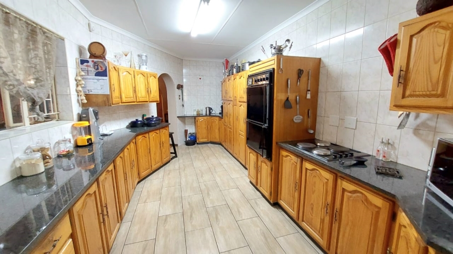 4 Bedroom Property for Sale in Vanderbijlpark Sw 2 Gauteng
