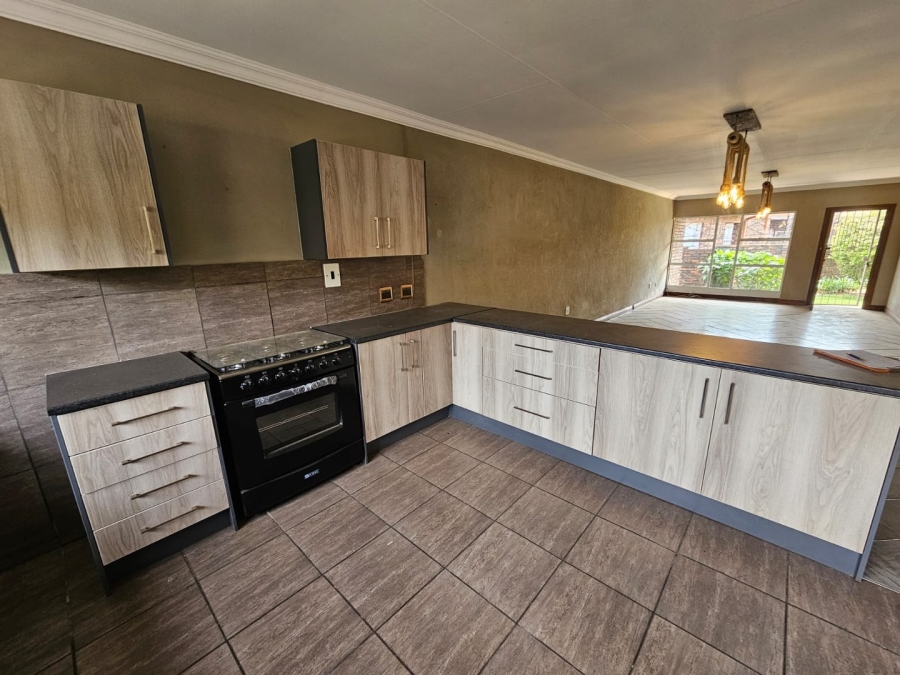2 Bedroom Property for Sale in Three Rivers Gauteng