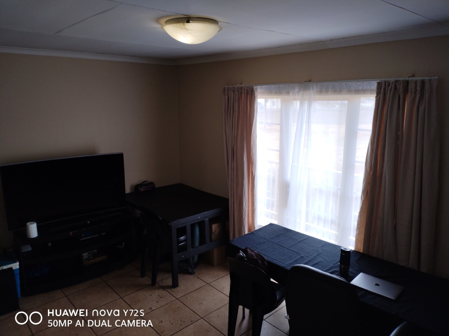 1 Bedroom Property for Sale in Kosmosdal Gauteng