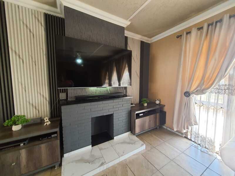 2 Bedroom Property for Sale in Vanderbijlpark SW 1 Gauteng