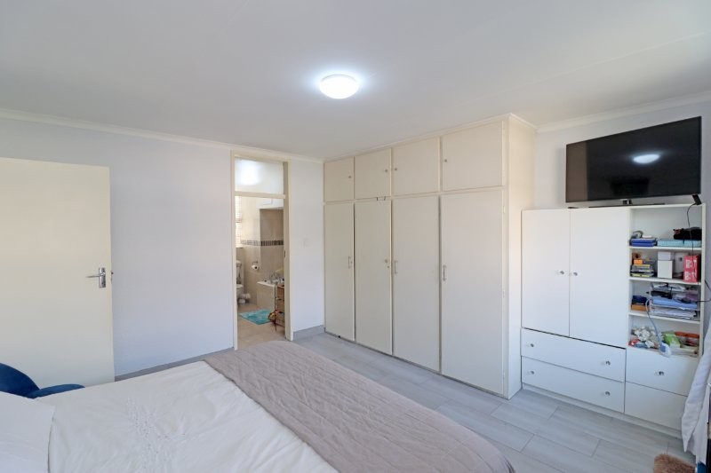 3 Bedroom Property for Sale in Robindale Gauteng